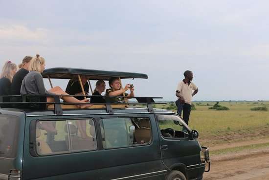 CAR RENTAL IN UGANDA WITH A DRIVER